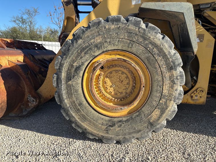 image for item YA2025 1999 Komatsu WA600-3 wheel loader