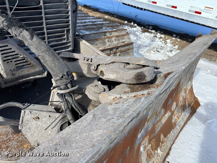 image for item YA2026 2006 John Deere 700J LGP dozer