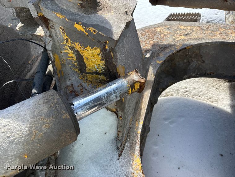 image for item YA2026 2006 John Deere 700J LGP dozer