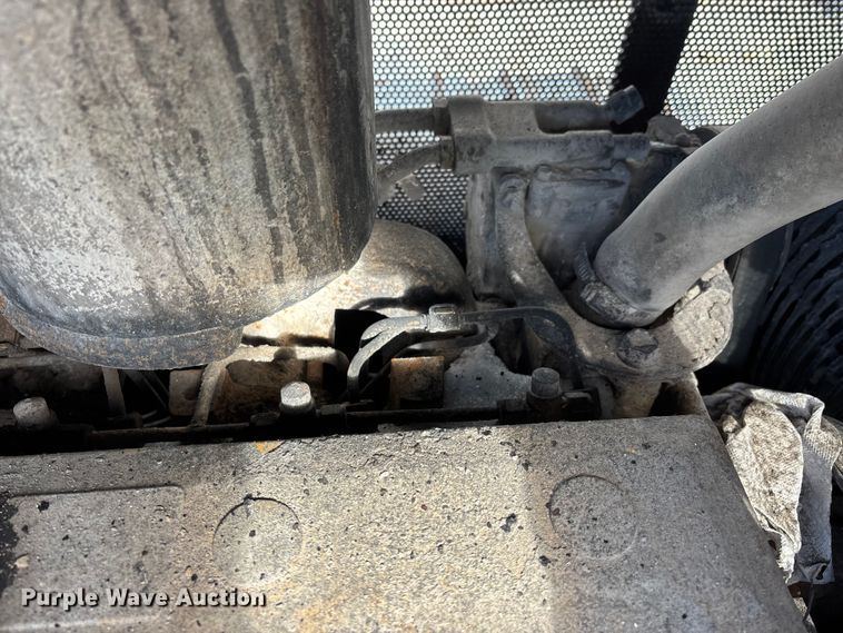 image for item YA2026 2006 John Deere 700J LGP dozer