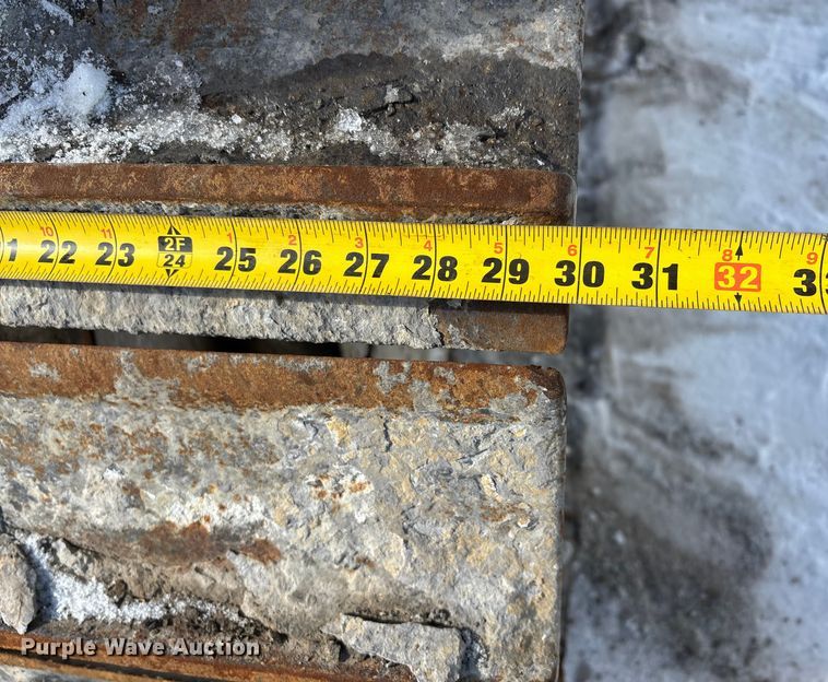 image for item YA2026 2006 John Deere 700J LGP dozer