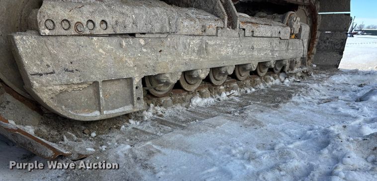 image for item YA2026 2006 John Deere 700J LGP dozer