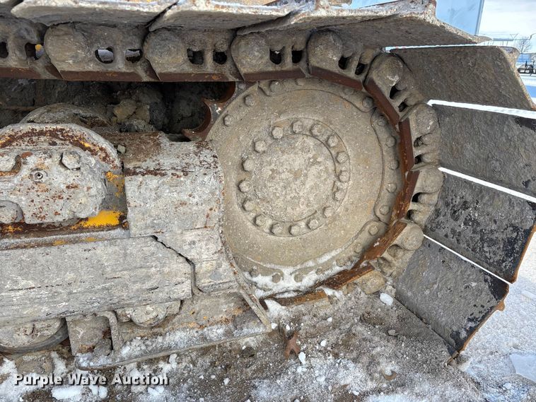 image for item YA2026 2006 John Deere 700J LGP dozer