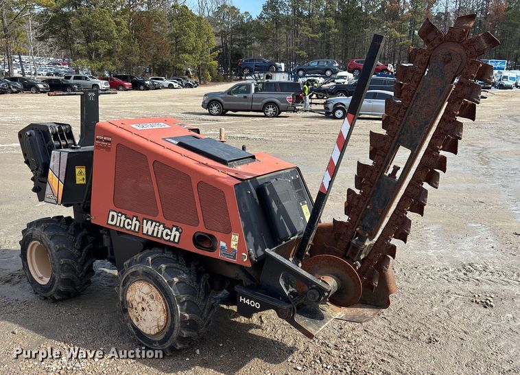 image for item YA2038 2015 Ditch Witch 410SX trencher