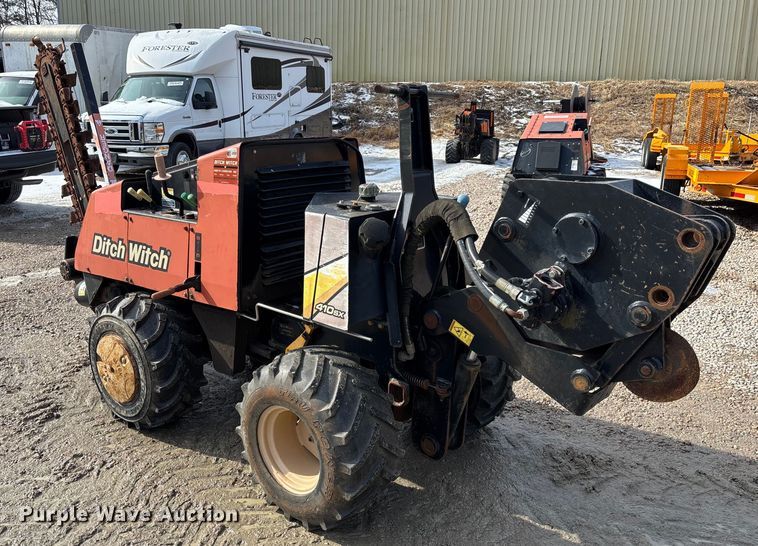 image for item YA2038 2015 Ditch Witch 410SX trencher