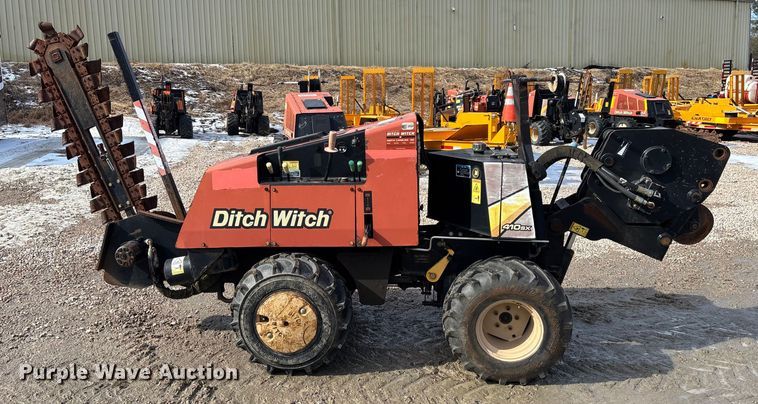 image for item YA2038 2015 Ditch Witch 410SX trencher