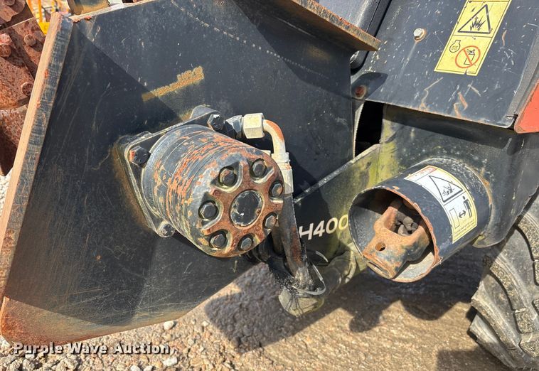 image for item YA2038 2015 Ditch Witch 410SX trencher