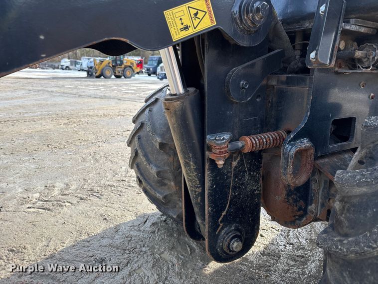 image for item YA2038 2015 Ditch Witch 410SX trencher