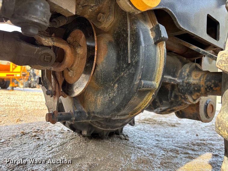 image for item YA2038 2015 Ditch Witch 410SX trencher