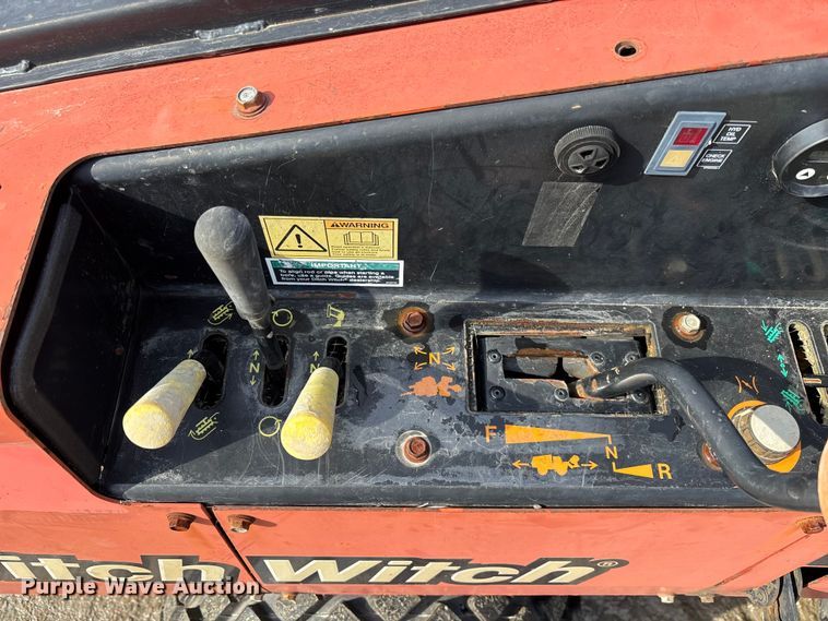 image for item YA2038 2015 Ditch Witch 410SX trencher