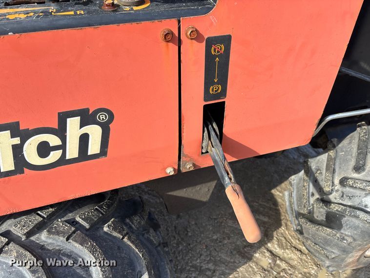 image for item YA2038 2015 Ditch Witch 410SX trencher