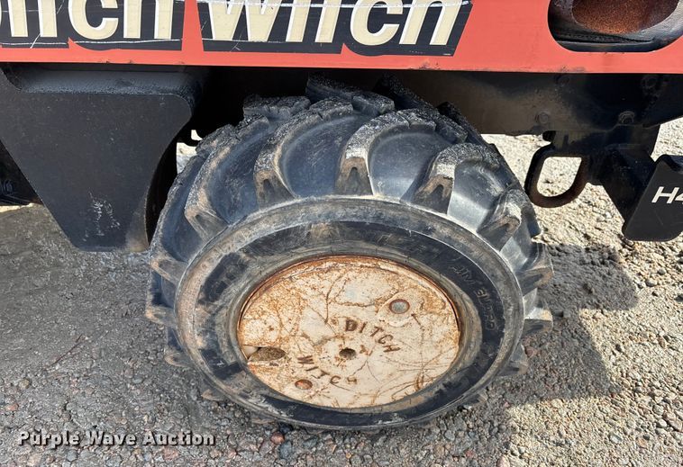 image for item YA2038 2015 Ditch Witch 410SX trencher