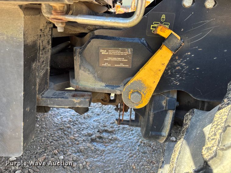 image for item YA2039 2015 Ditch Witch 410SX trencher
