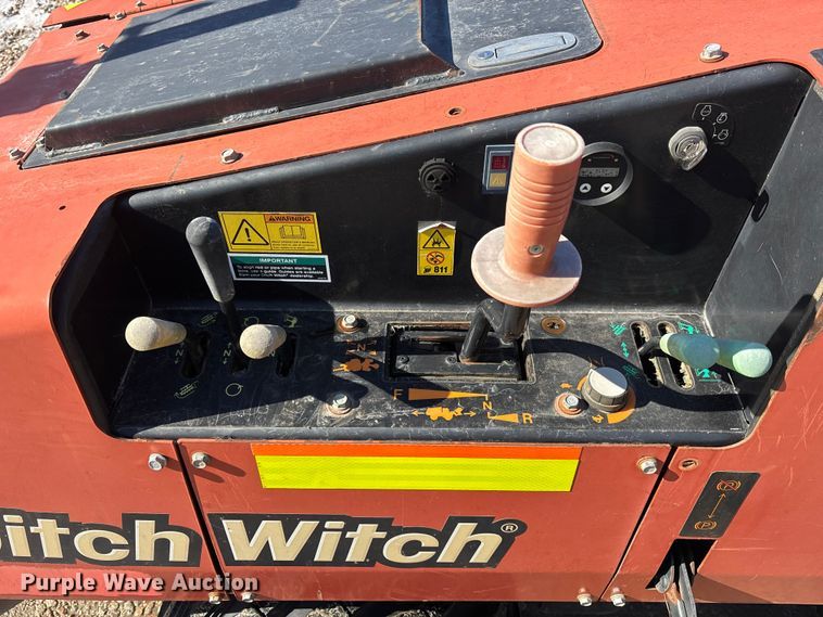 image for item YA2039 2015 Ditch Witch 410SX trencher