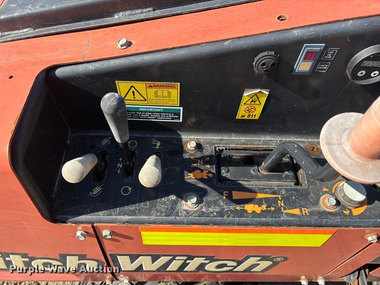 image for item YA2039 2015 Ditch Witch 410SX trencher