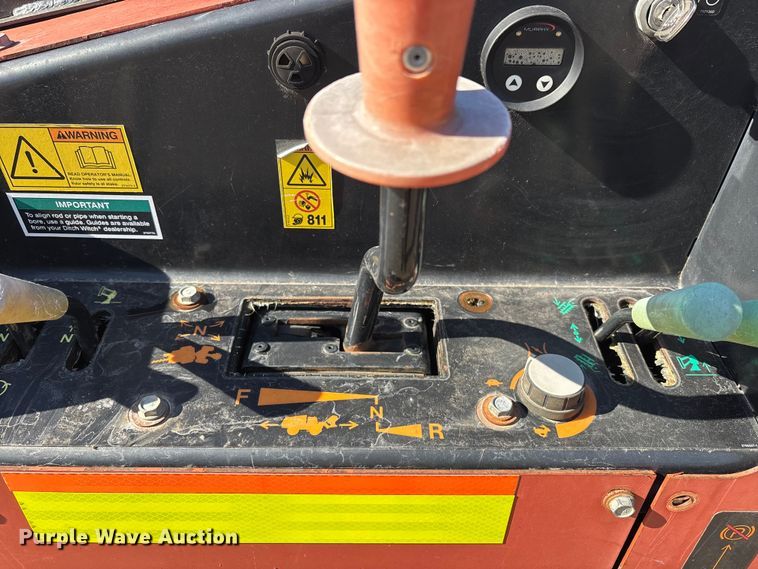 image for item YA2039 2015 Ditch Witch 410SX trencher