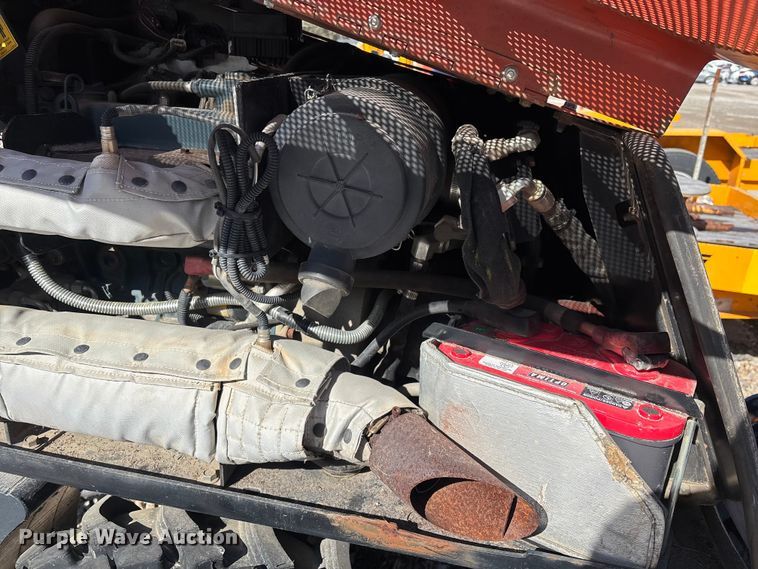 image for item YA2039 2015 Ditch Witch 410SX trencher