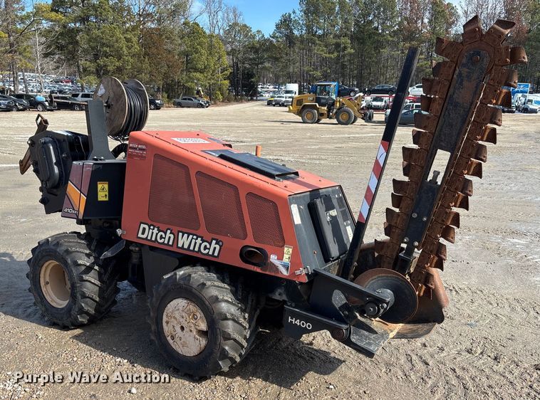 image for item YA2040 2015 Ditch Witch 410SX trencher