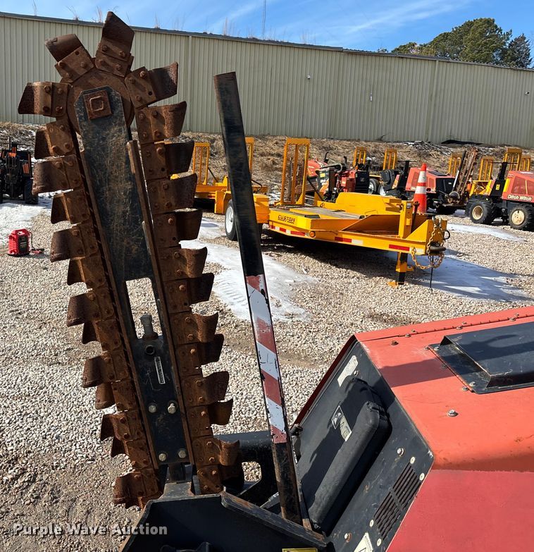 image for item YA2040 2015 Ditch Witch 410SX trencher