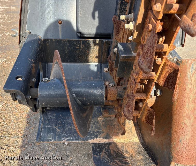 image for item YA2040 2015 Ditch Witch 410SX trencher