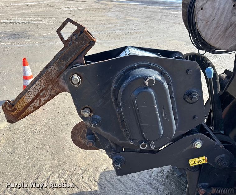 image for item YA2040 2015 Ditch Witch 410SX trencher