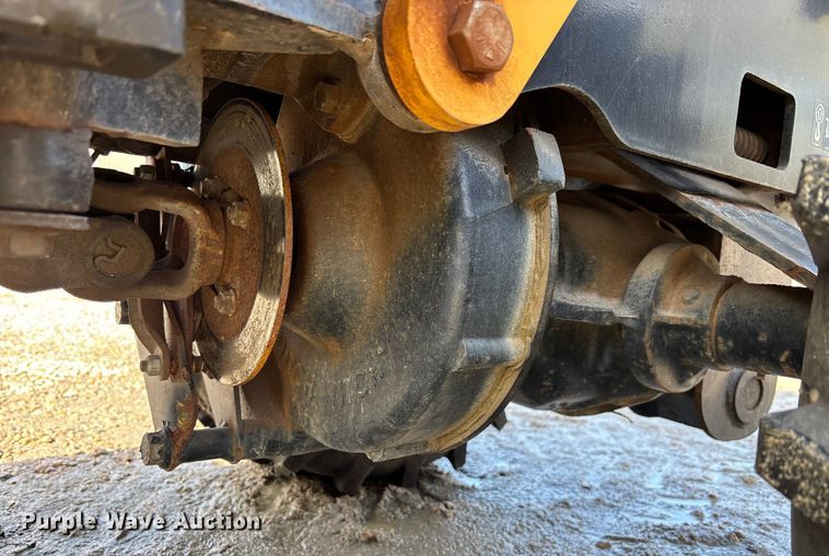 image for item YA2040 2015 Ditch Witch 410SX trencher