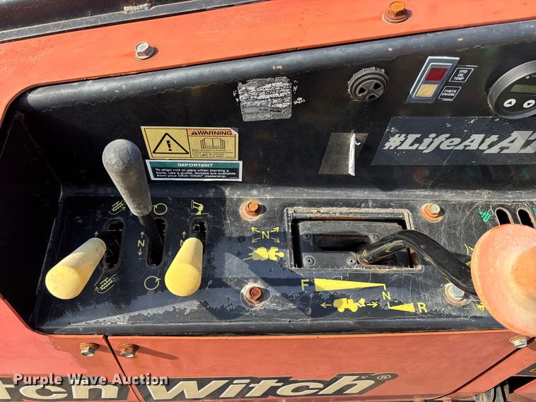 image for item YA2040 2015 Ditch Witch 410SX trencher