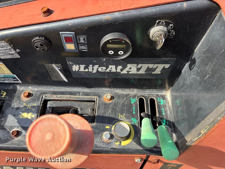 image for item YA2040 2015 Ditch Witch 410SX trencher