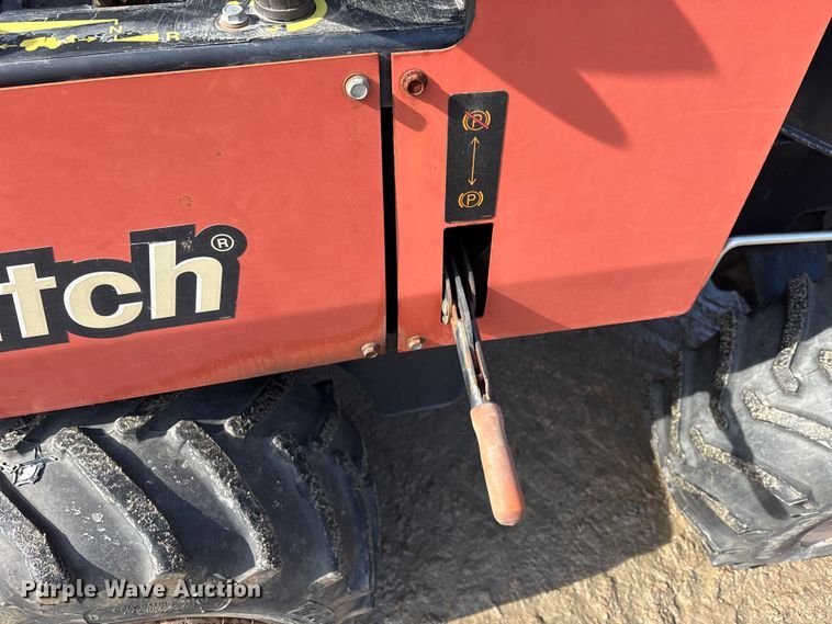 image for item YA2040 2015 Ditch Witch 410SX trencher