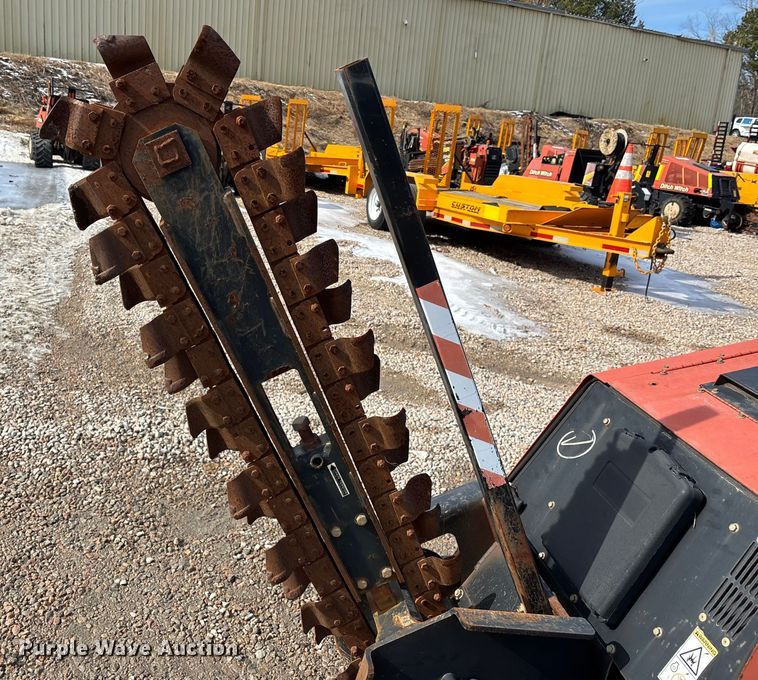 image for item YA2041 2015 Ditch Witch 410SX trencher