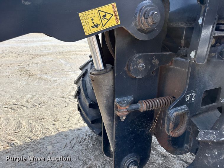 image for item YA2041 2015 Ditch Witch 410SX trencher