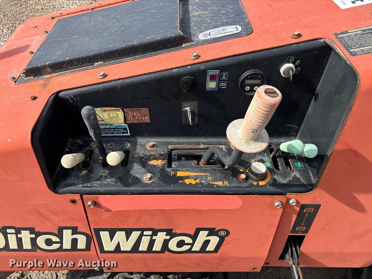 image for item YA2041 2015 Ditch Witch 410SX trencher