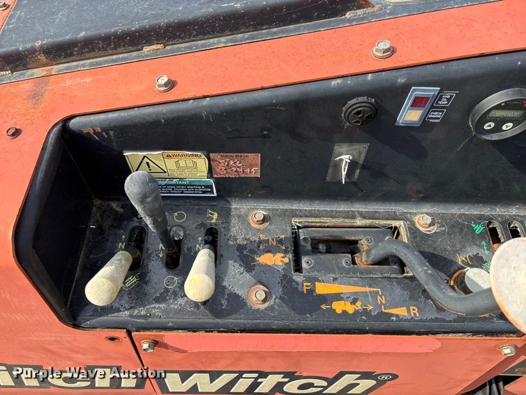 image for item YA2041 2015 Ditch Witch 410SX trencher