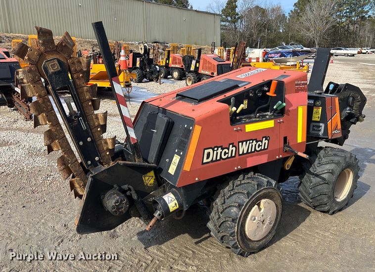 image for item YA2042 2017 Ditch Witch 410SX trencher