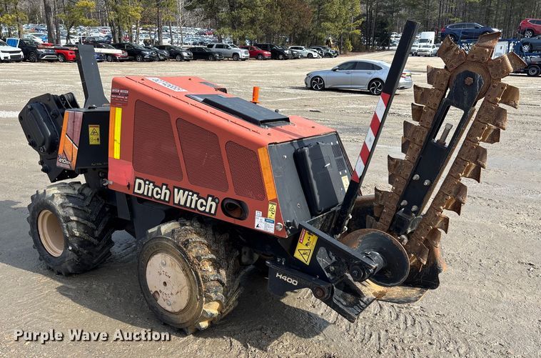 image for item YA2042 2017 Ditch Witch 410SX trencher