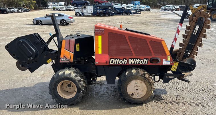 image for item YA2042 2017 Ditch Witch 410SX trencher