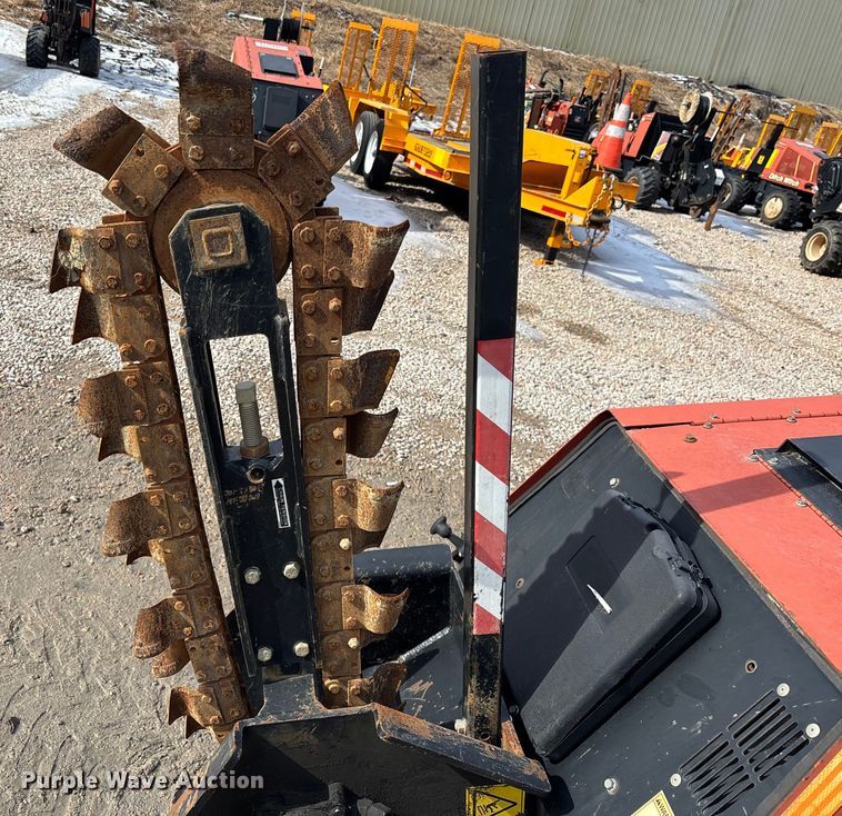 image for item YA2042 2017 Ditch Witch 410SX trencher