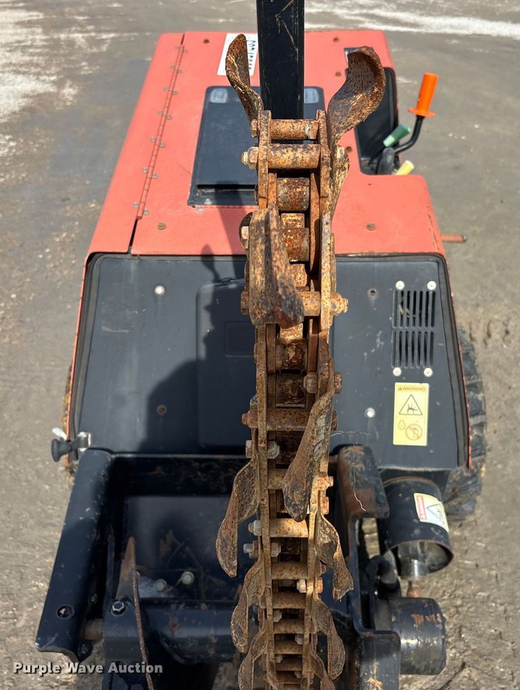 image for item YA2042 2017 Ditch Witch 410SX trencher