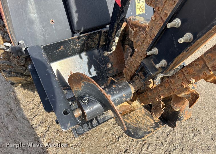 image for item YA2042 2017 Ditch Witch 410SX trencher