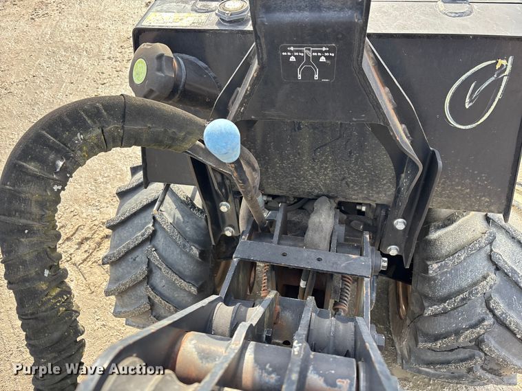 image for item YA2042 2017 Ditch Witch 410SX trencher