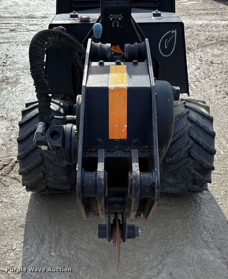 image for item YA2042 2017 Ditch Witch 410SX trencher