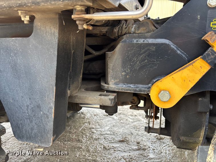 image for item YA2042 2017 Ditch Witch 410SX trencher