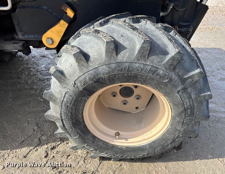 image for item YA2042 2017 Ditch Witch 410SX trencher