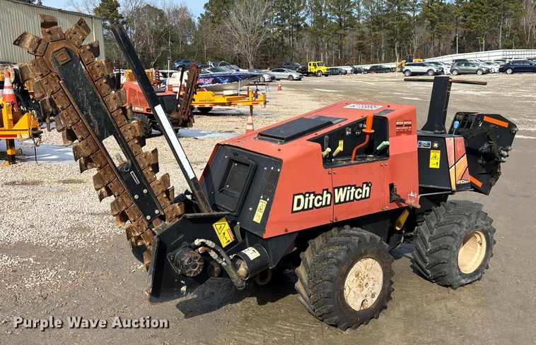 image for item YA2043 2016 Ditch Witch 410SX trencher