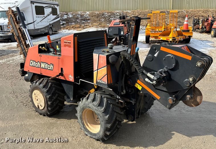 image for item YA2043 2016 Ditch Witch 410SX trencher