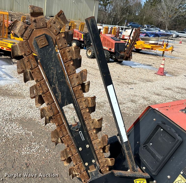image for item YA2043 2016 Ditch Witch 410SX trencher