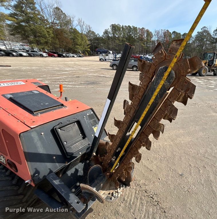 image for item YA2043 2016 Ditch Witch 410SX trencher