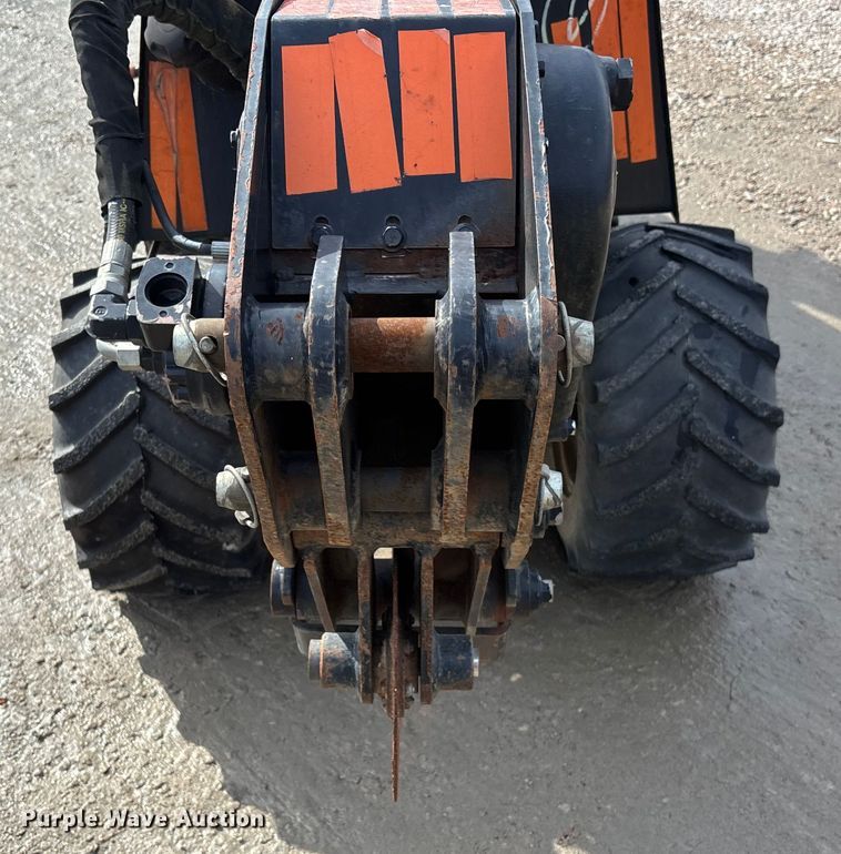 image for item YA2043 2016 Ditch Witch 410SX trencher