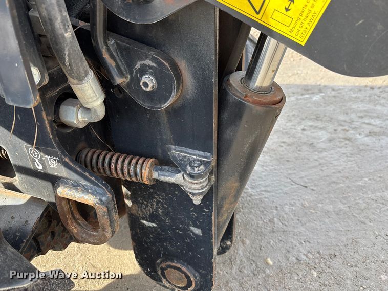 image for item YA2043 2016 Ditch Witch 410SX trencher