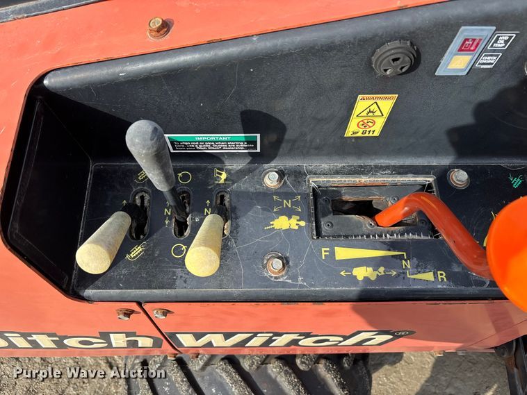 image for item YA2043 2016 Ditch Witch 410SX trencher